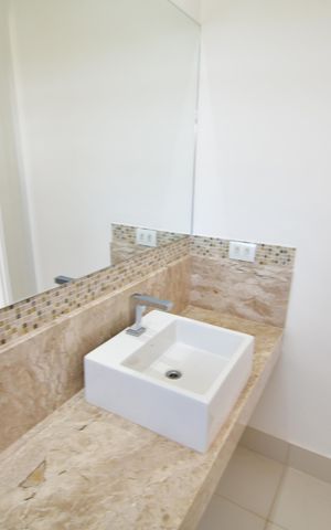 Casa de condomínio à venda com 300m², 3 quartos e 4 vagasBanheiro Suíte