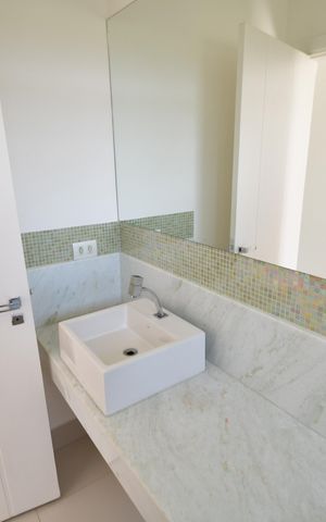 Casa de condomínio à venda com 300m², 3 quartos e 4 vagasBanheiro Suíte