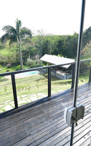 Casa de condomínio à venda com 300m², 3 quartos e 4 vagasEscritório - Sacada