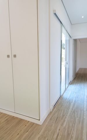 Casa de condomínio à venda com 300m², 3 quartos e 4 vagasCorredor