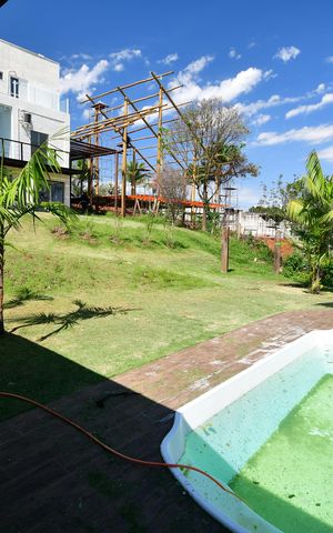 Casa de condomínio à venda com 300m², 3 quartos e 4 vagasPiscina