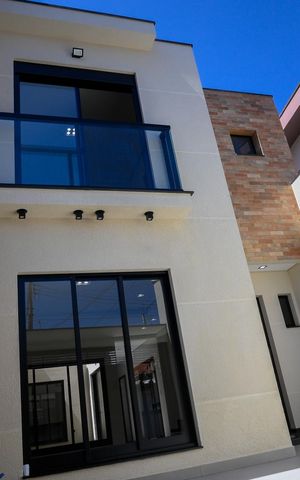 Casa à venda com 138m², 3 quartos e 2 vagas Casa à venda com 138m², 3 quartos e 2 vagasGaragem