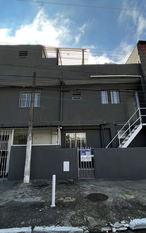 Casa para alugar com 56m², 2 quartos e sem vagaFachada+Placa 