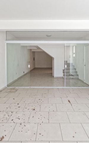 Casa à venda com 330m², 5 quartos e 4 vagas