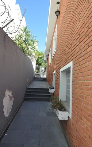 Casa para alugar com 500m², 4 quartos e 4 vagasEntrada de serviço