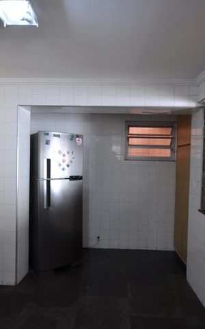Casa para alugar com 500m², 4 quartos e 4 vagasCozinha