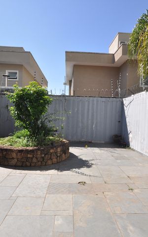 Casa para alugar com 500m², 4 quartos e 4 vagasQuintal