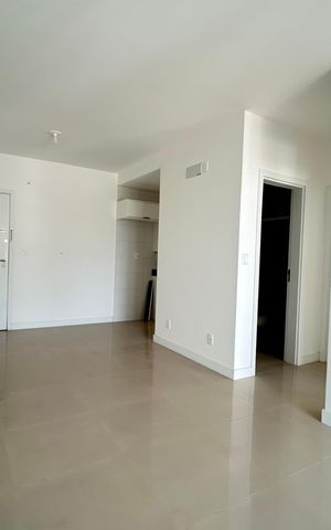 Apartamento para alugar com 112m², 2 quartos e 1 vaga Apartamento para alugar com 112m², 2 quartos e 1 vagaSala