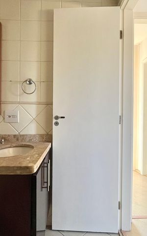 Apartamento para alugar com 60m², 2 quartos e 1 vaga Apartamento para alugar com 60m², 2 quartos e 1 vagaBanheiro Corredor