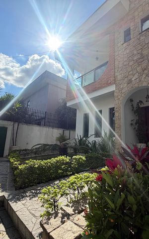 Casa para alugar com 777m², 5 quartos e 6 vagas Casa para alugar com 777m², 5 quartos e 6 vagasFachada