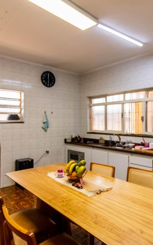 Casa à venda com 227m², 3 quartos e 4 vagas Casa à venda com 227m², 3 quartos e 4 vagasCozinha