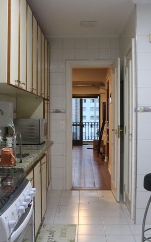 Apartamento à venda com 105m², 2 quartos e 2 vagasCozinha