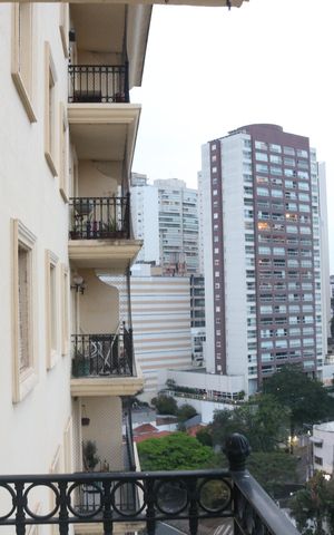 Apartamento à venda com 105m², 2 quartos e 2 vagasSala