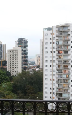Apartamento à venda com 105m², 2 quartos e 2 vagasSala
