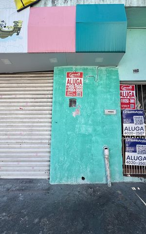 Casa para alugar com 80m², 1 quarto e sem vaga Casa para alugar com 80m², 1 quarto e sem vagaFachada com placa grande