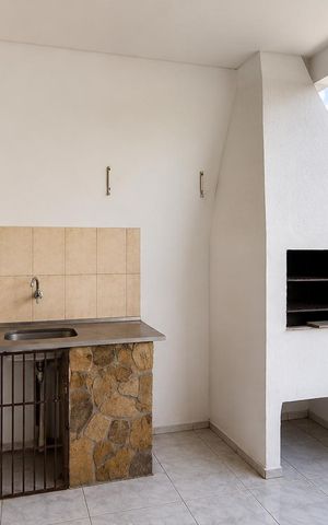 Casa para alugar com 200m², 4 quartos e 3 vagasÁrea externa