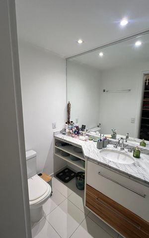 Apartamento à venda com 74m², 2 quartos e 1 vaga Apartamento à venda com 74m², 2 quartos e 1 vagaBanheiro