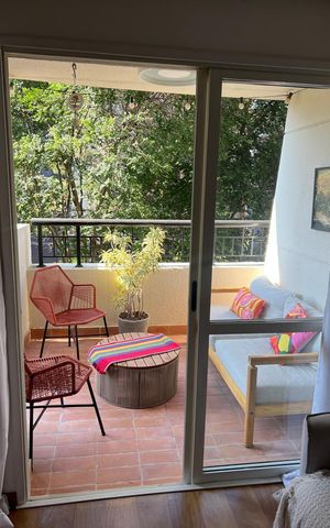 Apartamento à venda com 74m², 2 quartos e 1 vaga Apartamento à venda com 74m², 2 quartos e 1 vagaVaranda