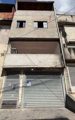 Casa à venda com 250m², 3 quartos e 1 vaga Casa à venda com 250m², 3 quartos e 1 vagaFachada