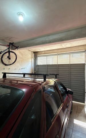 Casa à venda com 250m², 3 quartos e 1 vaga Casa à venda com 250m², 3 quartos e 1 vagaGaragem