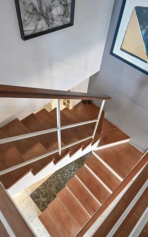 Apartamento à venda com 98m², 1 quarto e 2 vagasEscada