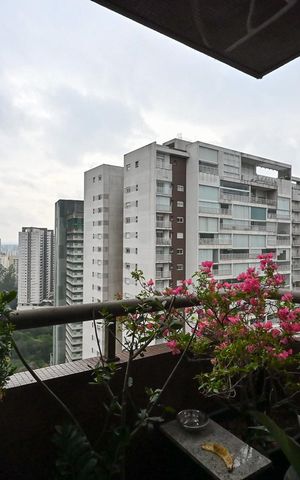 Apartamento à venda com 98m², 1 quarto e 2 vagasVaranda