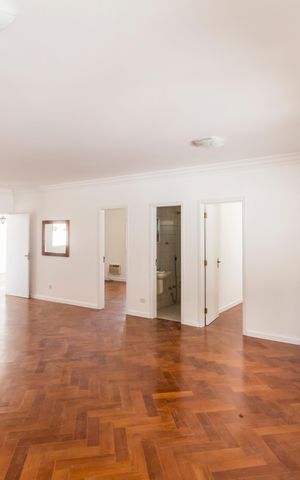Casa de condomínio para alugar com 560m², 6 quartos e 4 vagas Casa de condomínio para alugar com 560m², 6 quartos e 4 vagasSala