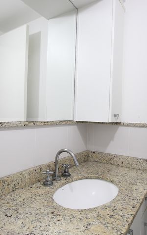 Apartamento à venda com 112m², 3 quartos e 2 vagasBanheiro social