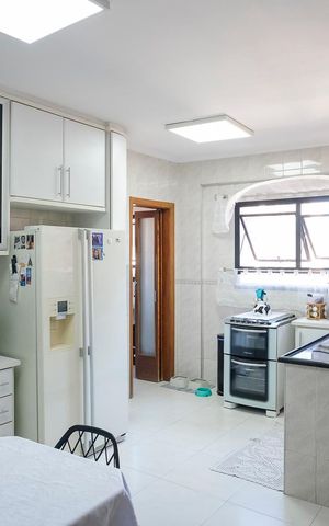 Apartamento à venda com 140m², 3 quartos e 2 vagasCozinha 