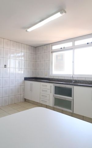 Apartamento para alugar com 130m², 3 quartos e 2 vagasCozinha