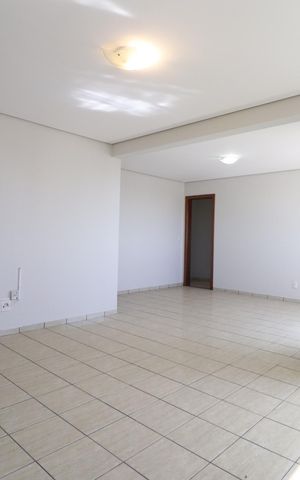 Apartamento para alugar com 130m², 3 quartos e 2 vagasSala