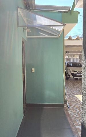 Casa à venda com 300m², 6 quartos e 3 vagas Casa à venda com 300m², 6 quartos e 3 vagasEntrada Casa 02
