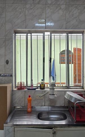 Casa à venda com 300m², 6 quartos e 3 vagas Casa à venda com 300m², 6 quartos e 3 vagasCozinha / Edícula