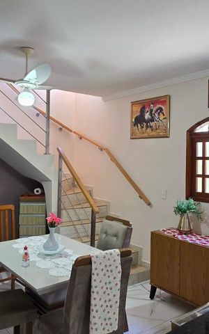 Casa à venda com 300m², 6 quartos e 3 vagas