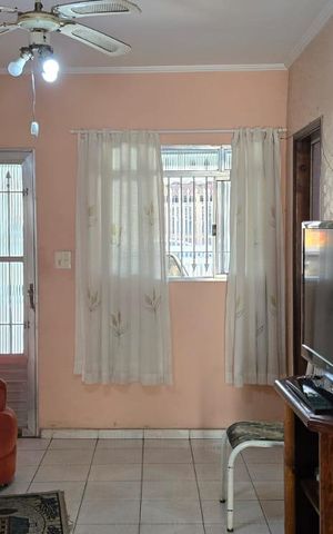 Casa à venda com 300m², 6 quartos e 3 vagas Casa à venda com 300m², 6 quartos e 3 vagasSala Casa 02