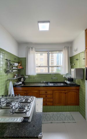 Apartamento à venda com 131m², 3 quartos e 3 vagas Apartamento à venda com 131m², 3 quartos e 3 vagasCozinha e Área de Serviço