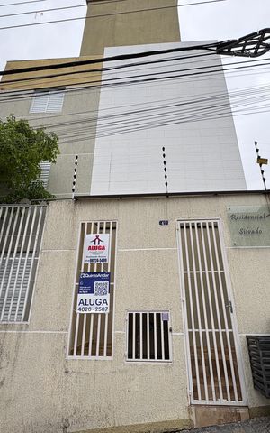 Casa de condomínio para alugar com 54m², 2 quartos e sem vaga Casa de condomínio para alugar com 54m², 2 quartos e sem vagaFachada