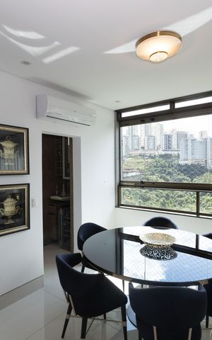 Apartamento à venda com 303m², 4 quartos e 5 vagas Apartamento à venda com 303m², 4 quartos e 5 vagasSala de Estar 2