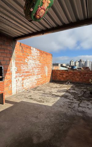 Casa à venda com 250m², 6 quartos e 1 vaga Casa à venda com 250m², 6 quartos e 1 vagaChurrasqueira
