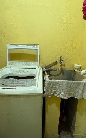 Casa à venda com 250m², 6 quartos e 1 vaga Casa à venda com 250m², 6 quartos e 1 vagaÁrea de Serviço - casa 1