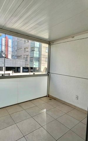 Apartamento à venda com 115m², 2 quartos e 3 vagas Apartamento à venda com 115m², 2 quartos e 3 vagasVaranda da Sala