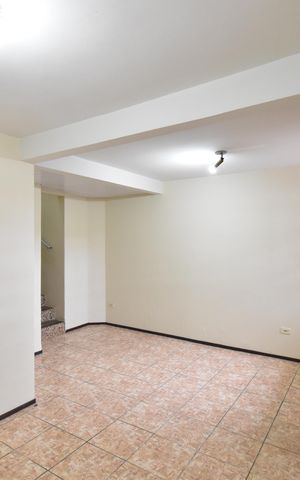 Casa para alugar com 100m², 3 quartos e 1 vagaSala