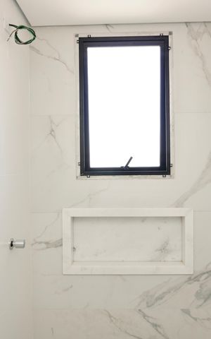 Apartamento à venda com 64m², 2 quartos e 2 vagasSuíte - Banheiro 