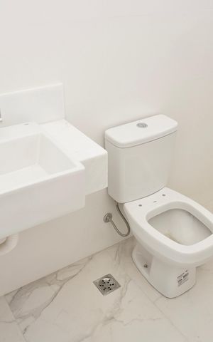 Apartamento à venda com 64m², 2 quartos e 2 vagasSuíte - Banheiro 