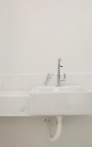 Apartamento à venda com 64m², 2 quartos e 2 vagasSuíte - Banheiro 