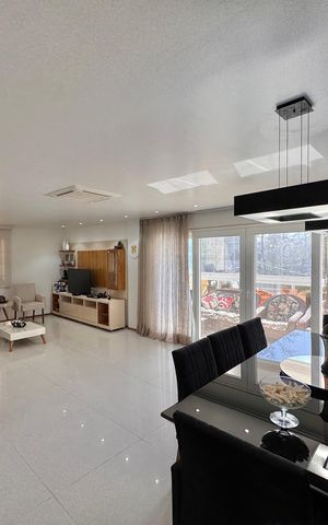 Apartamento à venda com 172m², 3 quartos e 3 vagas Apartamento à venda com 172m², 3 quartos e 3 vagasSala