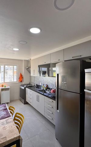 Apartamento à venda com 172m², 3 quartos e 3 vagas Apartamento à venda com 172m², 3 quartos e 3 vagasCozinha e Área de Serviço