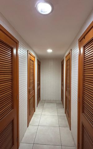 Apartamento à venda com 172m², 3 quartos e 3 vagas Apartamento à venda com 172m², 3 quartos e 3 vagasÁrea comum