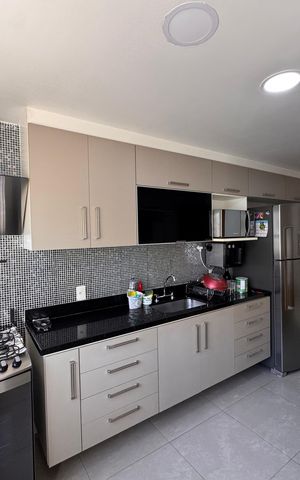 Apartamento à venda com 172m², 3 quartos e 3 vagas Apartamento à venda com 172m², 3 quartos e 3 vagasCozinha e Área de Serviço