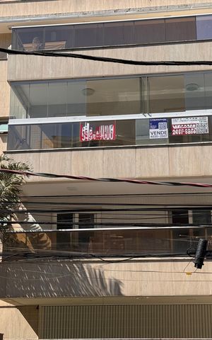 Apartamento à venda com 172m², 3 quartos e 3 vagas Apartamento à venda com 172m², 3 quartos e 3 vagasPlaquinha Quinto Andar
